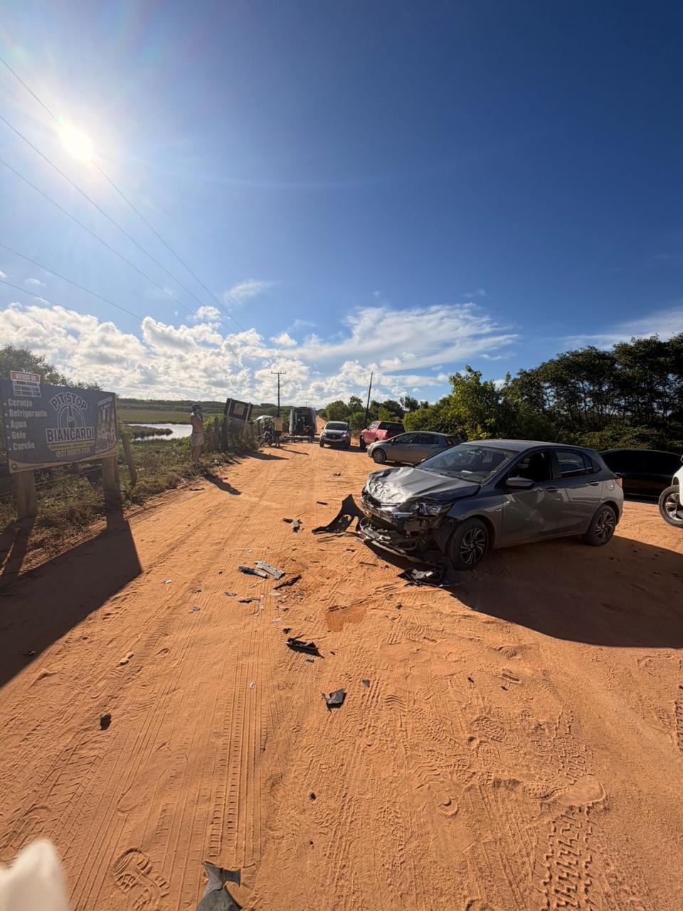 Acidente entre carro e moto é registrado na estrada de Urussuquara durante feriado de Carnaval