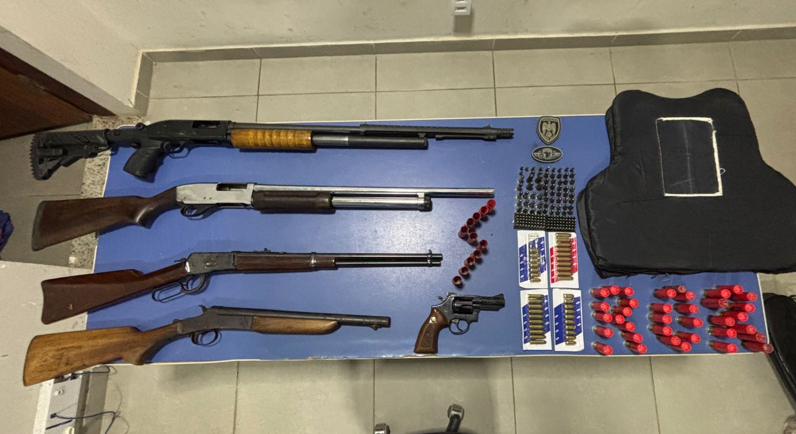 Ação da policial Militar resulta na apreensão de arsenal e prisão de suspeito em São Mateus