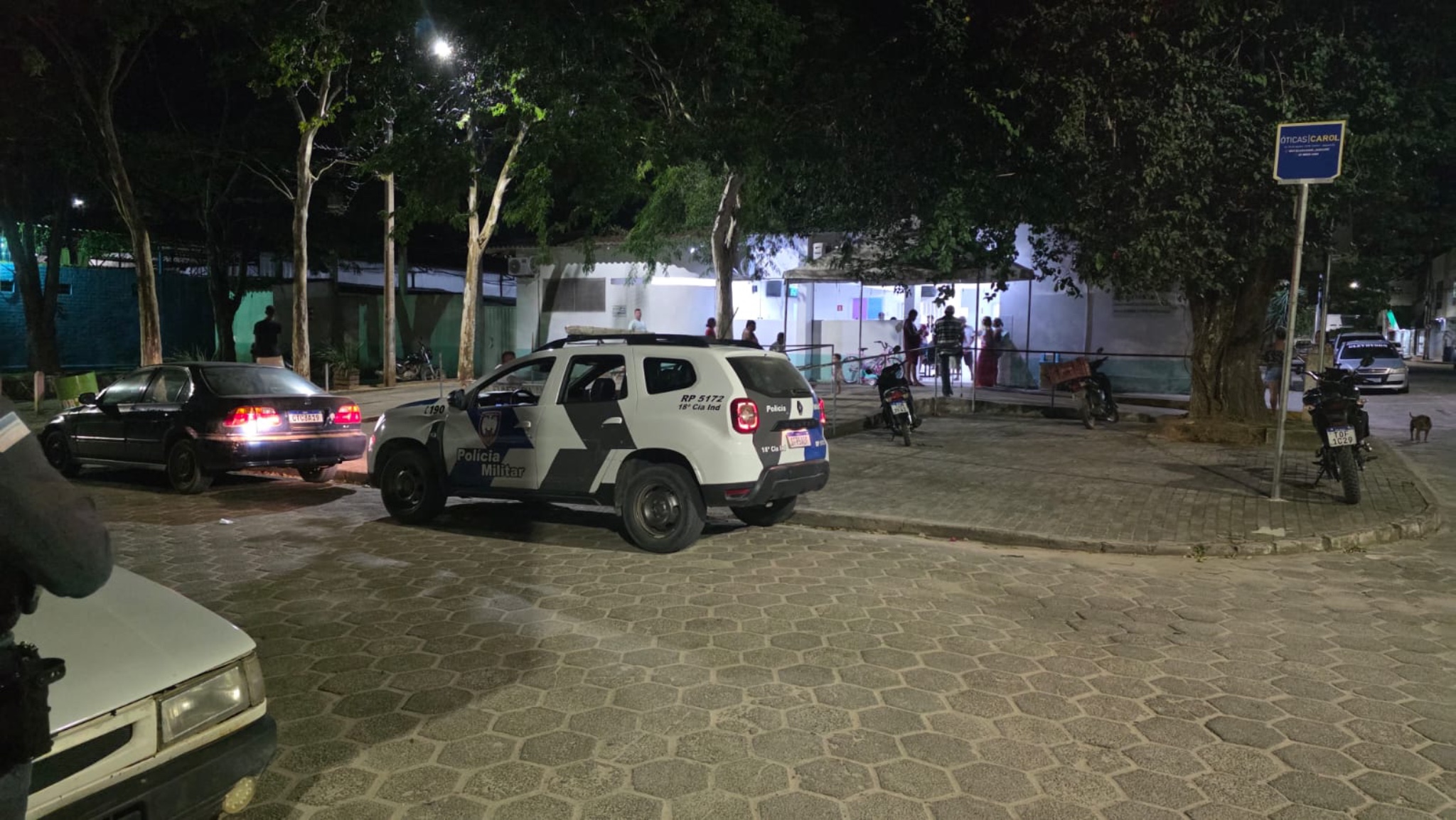 Encapuzado surge de trás de paiol e atira três vezes contra homem em Jaguaré